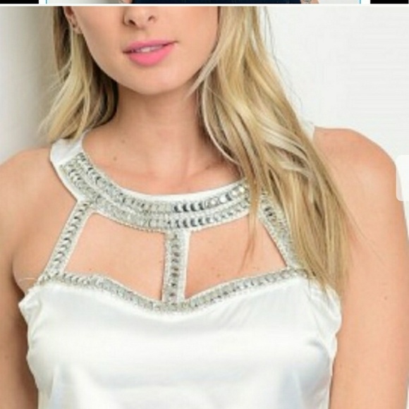 🎋Beautiful, Unique, Summer Top🎋 - Picture 2 of 7